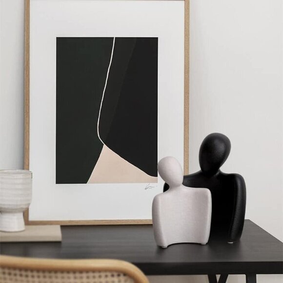 Ceramic Couple Statues for Home Décor Hugging Couple Figurines Office Décor - Picture 11 of 13